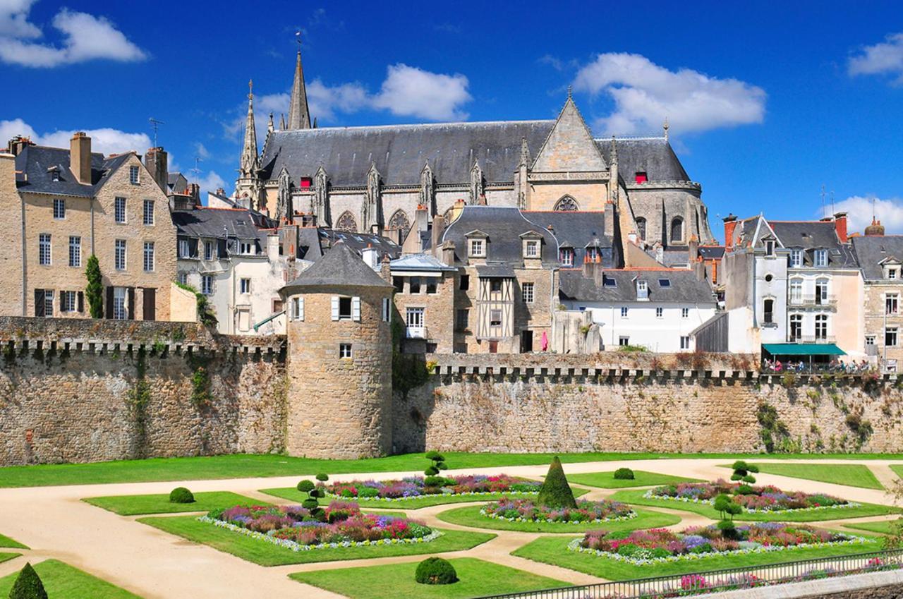 Ferienwohnung Studio Tout Confort Avec Vue Cathedrale A St Patern Vannes-Centre Exterior foto